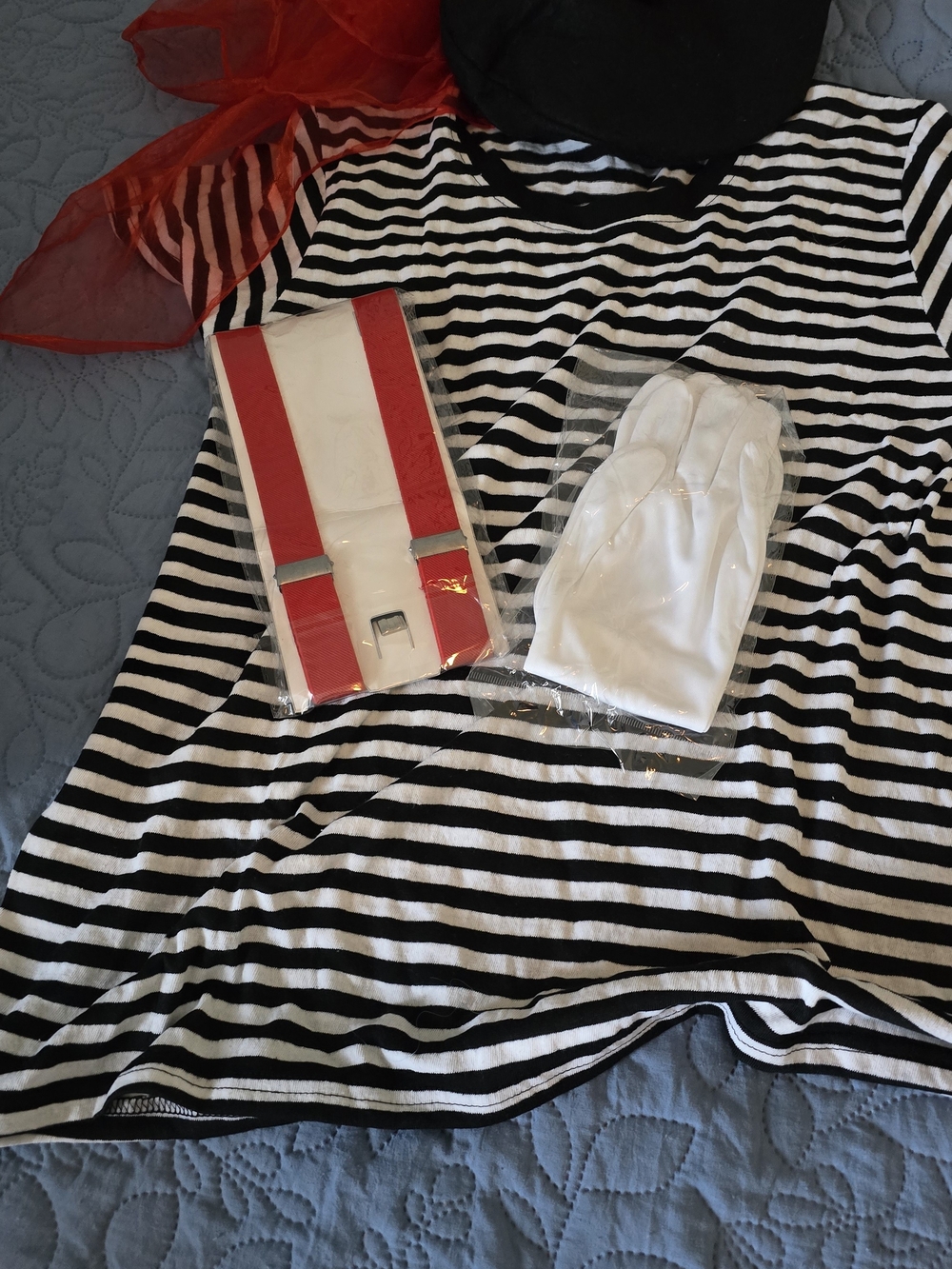 MIME size Medium Costume